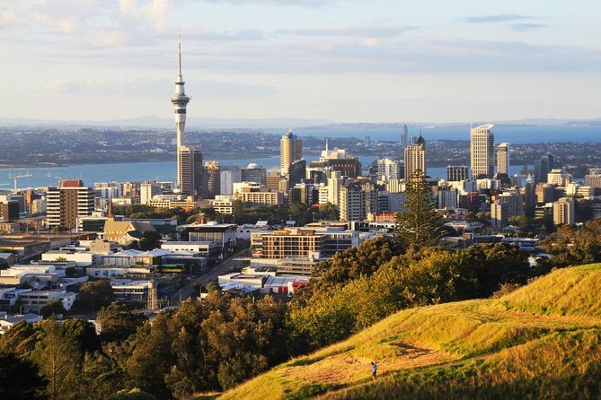 Self Guided Scavenger Hunt: Reasons To Love Auckland - Enjoy a Fun-Filled Digital Adventure