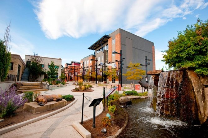 Self-Guided Scavenger Hunt: Royal Sights Of The Queen City! - Teamwork and Challenge Categories