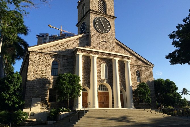 Self-Guided Scavenger Hunt: Royal Views Of Honolulu - Navigating the Lets Roam App