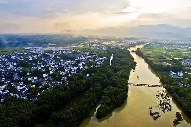 Self-Guided Tour of Huangshan Ancient Villages:Hongcun, Xidi,Chengkan or Tangmo - Accessibility and Participation