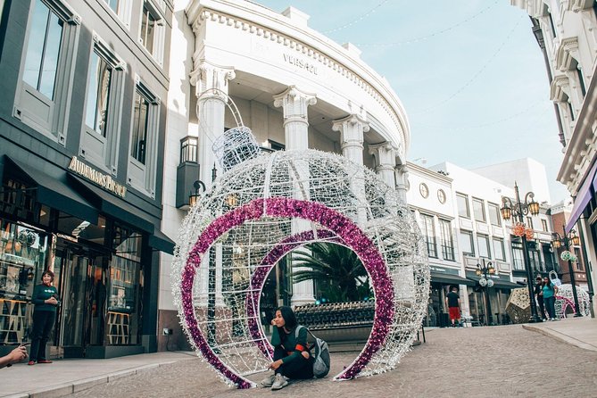 Self-Guided Tour of Rodeo Drive Beverly Hills With Fun Facts and Best Photo Ops - Outdoor Art Installations