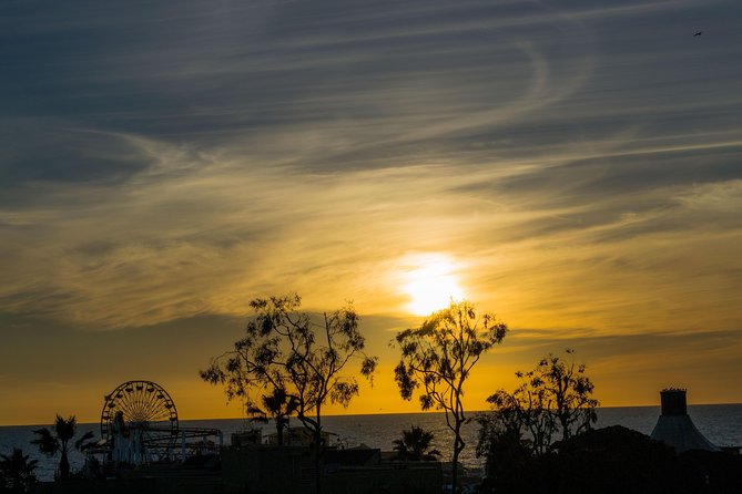 Self-Guided Tour of Santa Monica in Los Angeles With Fun Facts and Photo Ops - Architectural Gem: Annenberg Community Beach House