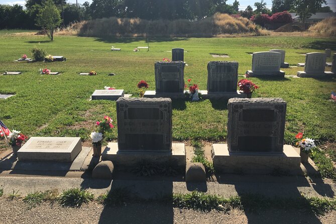 Self-Guided Walking Tour in Chinatown - End Point and Cemetery