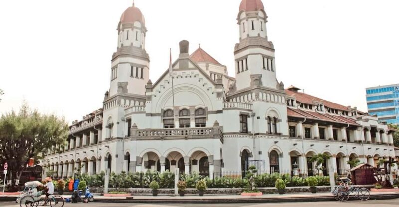 SEMARANG: LAWANGSEWU/SAMPOOKONG/OLD TOWN SIGHTSEEING - Historical Significance