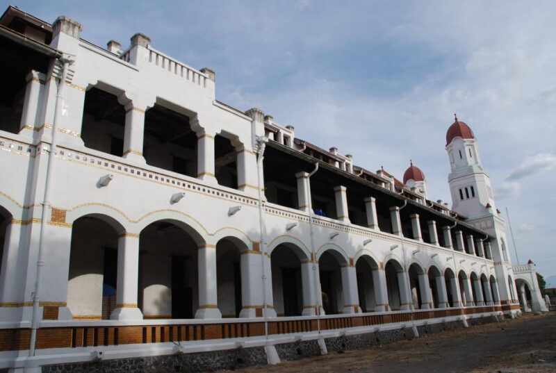 Semarang: Personalized Exploration of Citys Jewels - Discover Historical Gems