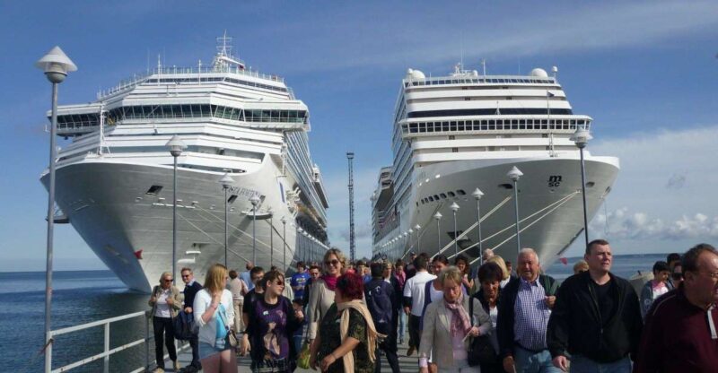 Semarang Port :Exploration Borobudur With Expert Local Guide - Key Points