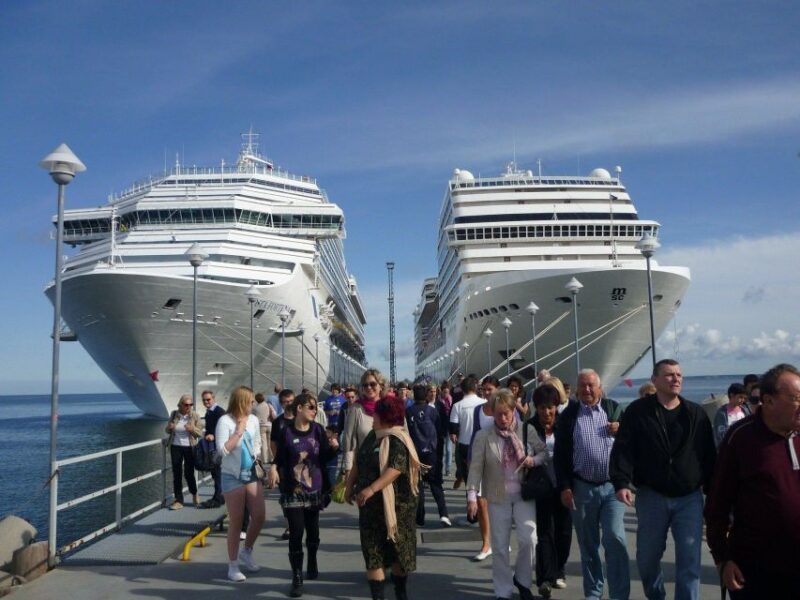 Semarang Port :Exploration Borobudur With Expert Local Guide - Travel to Borobudur