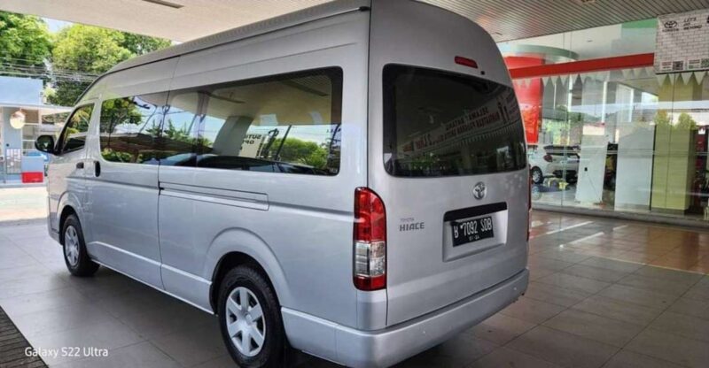 Semarang : Private Car Charter With Driver in Group by Van - Vehicle and Capacity