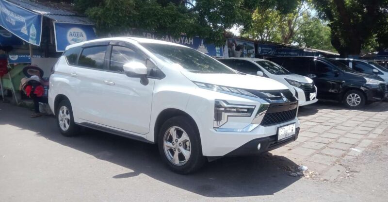 Semarang: Private Car Charter With Driver - Vehicle and Amenities