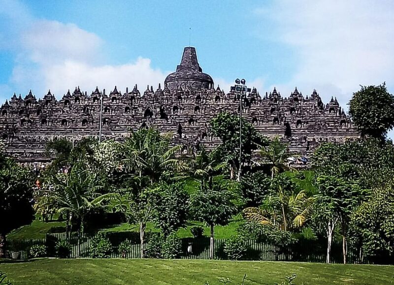 SEMARANG SHORE TOURS: BOROBUDUR TEMPLE EXCURSIONS - Itinerary and Experience