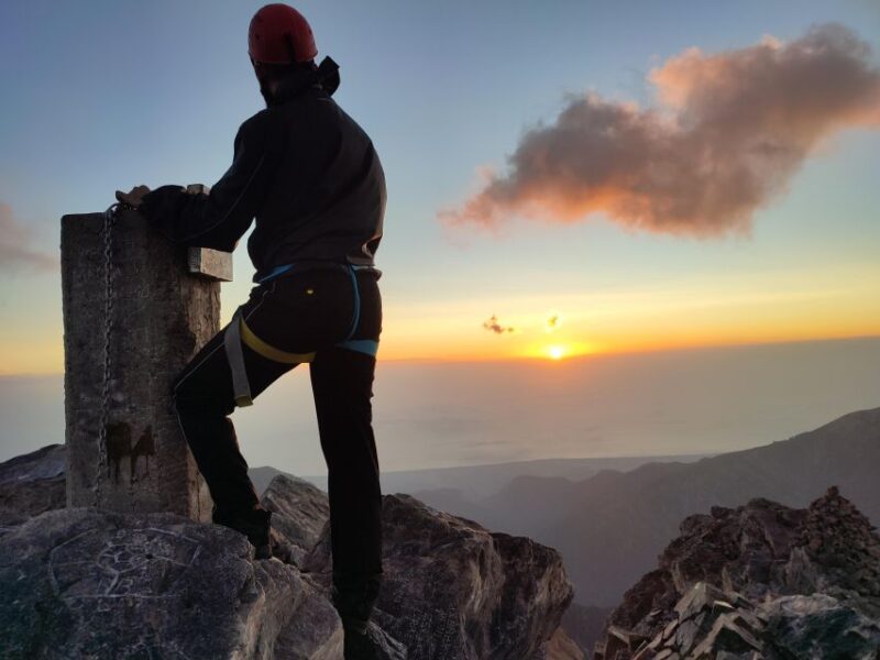 SEMI-GUIDED HIKE TO OLYMPUS SUMMIT - Highlights of the Hike