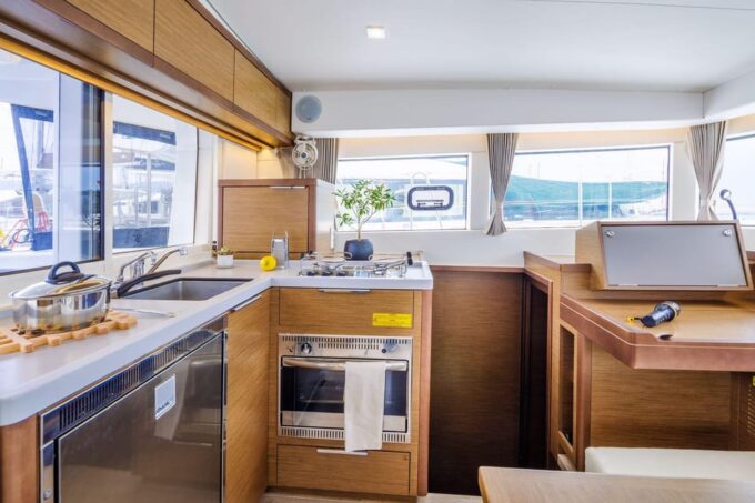 Semi-Private Brand-New (2021) With Premium Food & Young Crew - Skilled Mermaiding Instruction