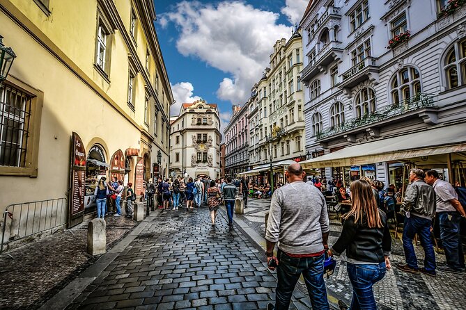 Semi-Private Day Prague Tour With Czech Lunch & River Cruise - Exploring Prague Castle