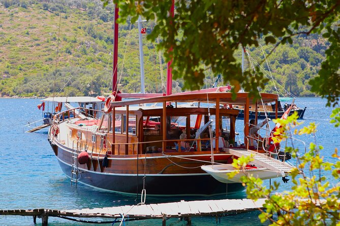 SEMI-PRIVATE GALATEA TOUR Antiparos-Blue Lagoon-Despotiko-FREE DRINK - Destinations and Highlights