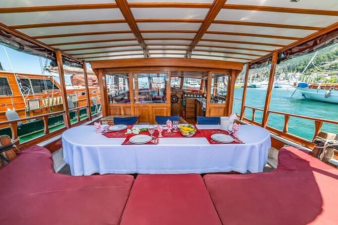 SEMI-PRIVATE GALATEA TOUR Antiparos-Blue Lagoon-Despotiko-FREE DRINK - Inclusions and Amenities
