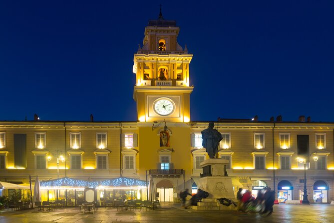 Semi-private Parma Tour of City Highlights by Night - Inclusions