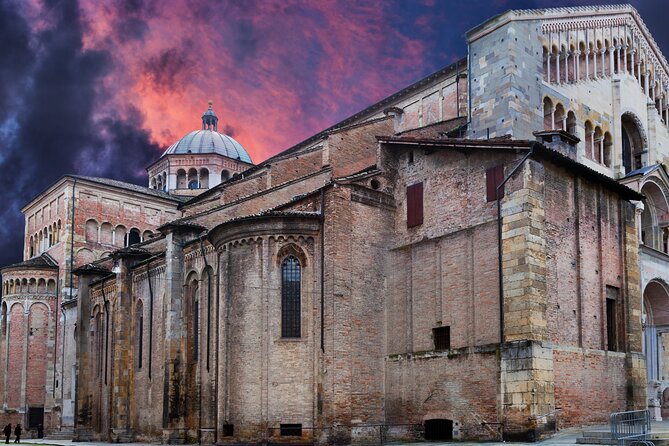 Semi-private Parma Tour of City Highlights by Night - Experiencing Parmas Nightlife