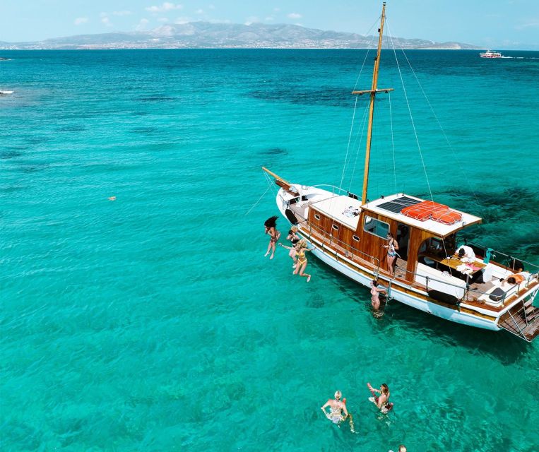 Semi-Private Yacht Cruise to Antiparos & Despotiko With Lunch - Equipment and Amenities