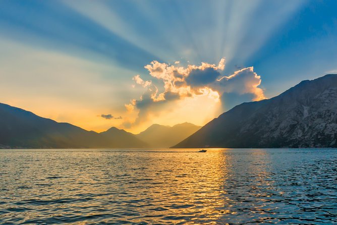 Semi-Submarine: Kotor Bay Panorama & Underwater Experience - Comfortable Onboard Amenities