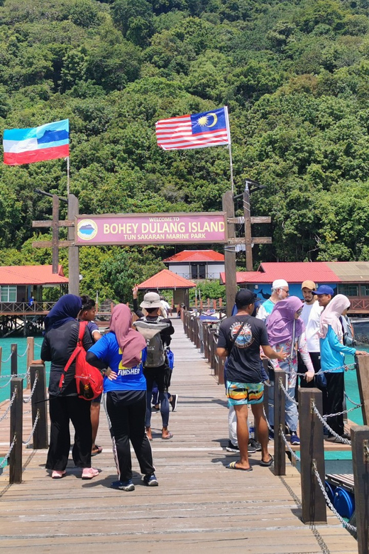 Semporna : Island Hopping Semporna Adventure - Snorkeling at Mantabuan