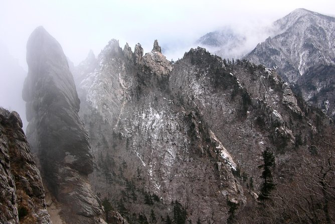 Seoraksan Daecheongbong(1,708m) Peak Hiking [1-Day Tour From Seoul] - Inclusions and Exclusions