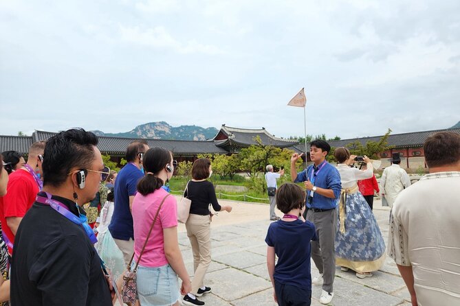 Seoul City Full Day Tour-Gyeongbok Palace, Seoul Tower, Insadong - Local Shopping