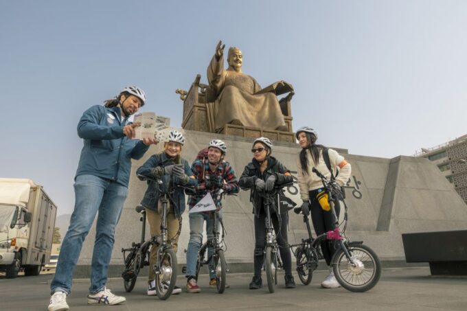 Seoul: City Highlights Morning Ebike Tour - Tour Accessibility