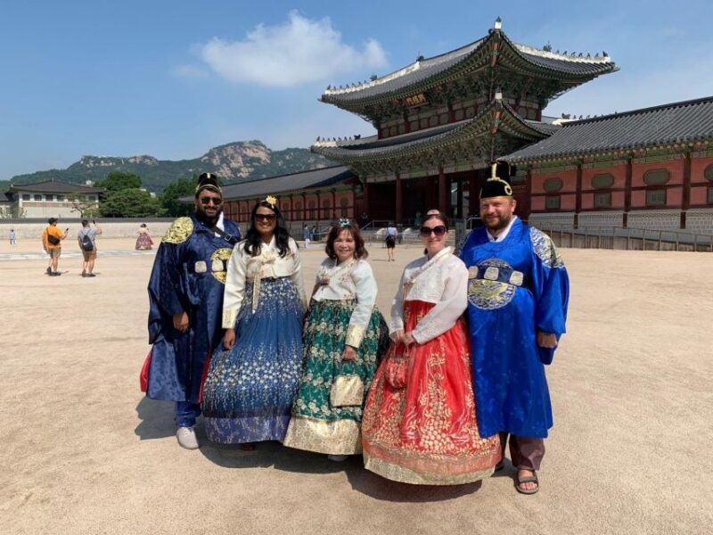 Seoul: City Hightlights, Palace Tour, and Optional Hanbok - Joseon Dynasty History and Artifacts