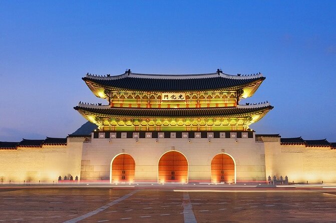 Seoul City Private Tour - Visiting Jogyesa Temple and Namdaemun Market