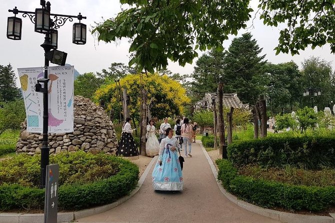 Seoul City Walking Private Tour (3hours) - Related Experiences