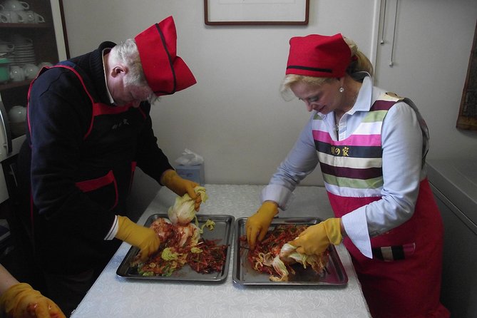 Seoul Cultural Tour - Kimchi Making, Gyeongbok Palace With Hanbok - Cultural Experience Highlights