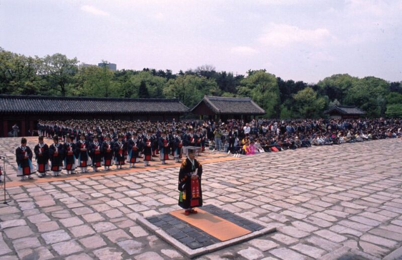 Seoul: Full-Day Royal Palace and Shopping Tour - Insadong Antique Alley