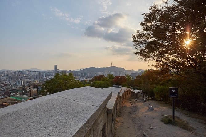 Seoul: Gyeongbok Palace, Bukchon Village, and Gwangjang Tour - Transportation and Meeting Details