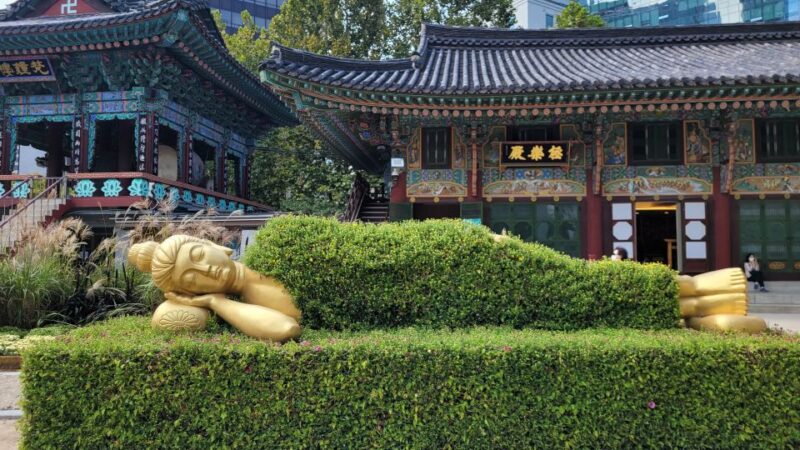 Seoul: Gyeongbokgung Palace, Jogyesa Temple, and the Blue House (Cheongwadae) - Gyeongbokgung Palace Highlights