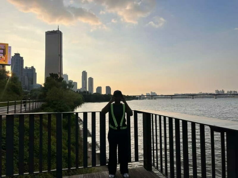Seoul: Han River Sunset Bike Tour with Rainbow Fountain Show - FAQs