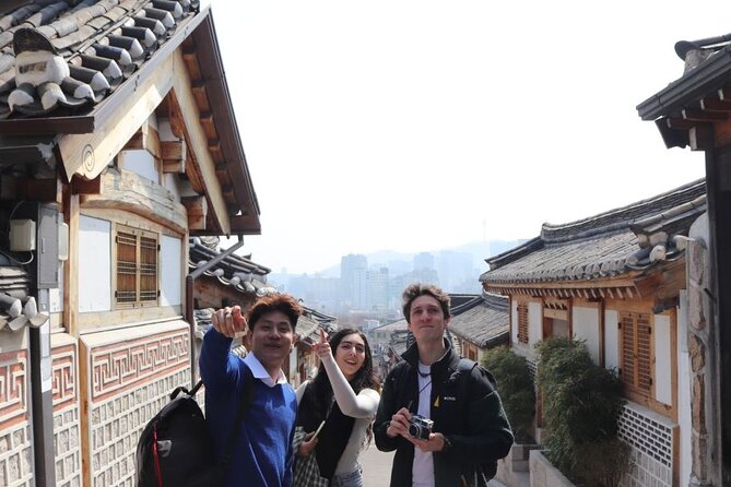 Seoul Highlights & Hidden Gems Tours by Locals: Private + Custom - Confirmation and Booking Process