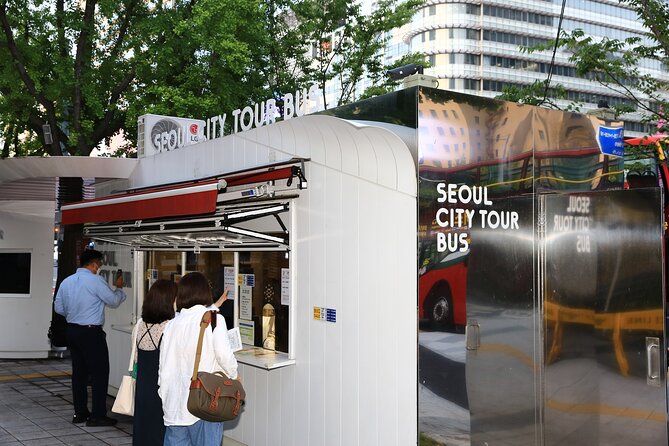 Seoul Hop-On Hop-Off Downtown Palace Course - Accessibility and Convenience