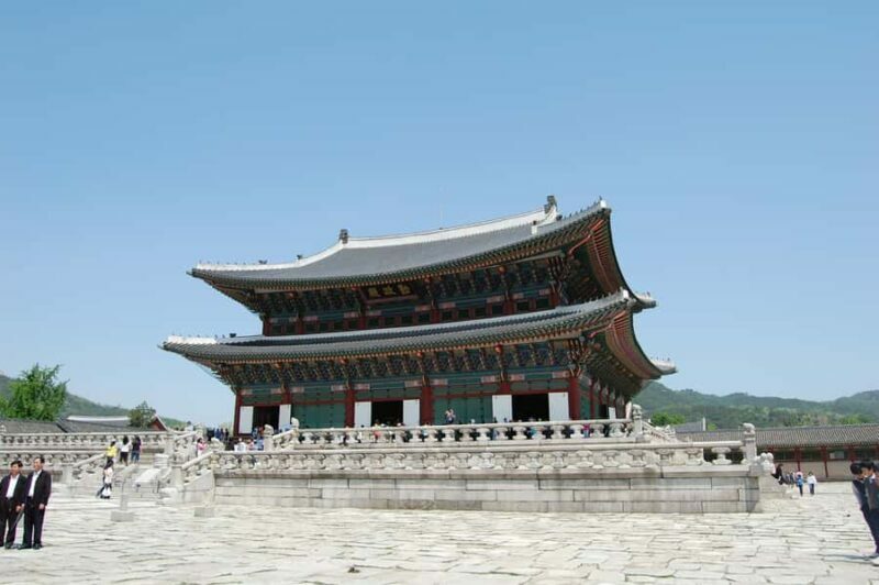 Seoul: Morning Gyeongbok Palace, Folk Museum, Temple Tour - A Closer Look at the Tour Experience
