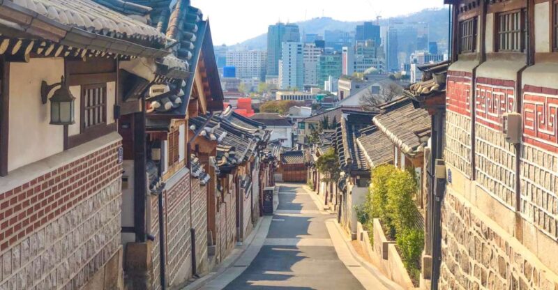 Seoul Outdoor Escape Games: Zombie Royals - Unraveling Royal Dynasty History