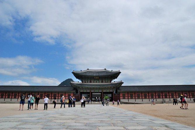 Seoul Palace Morning Tour - Visiting Jogyesa Buddhist Temple