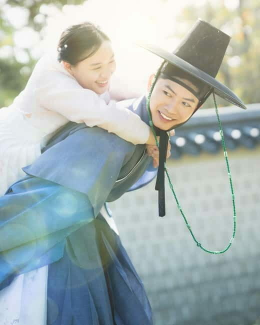Seoul: Professional Hanbok Photography at Gyeongbok Palace - An In-Depth Look at the Experience