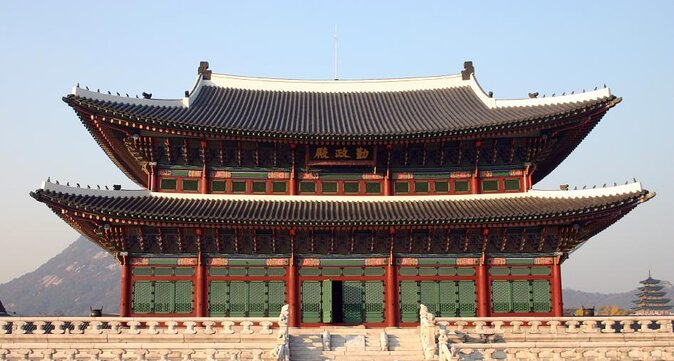 Seoul: Royal Palace Morning Tour Including Cheongwadae - Good To Know