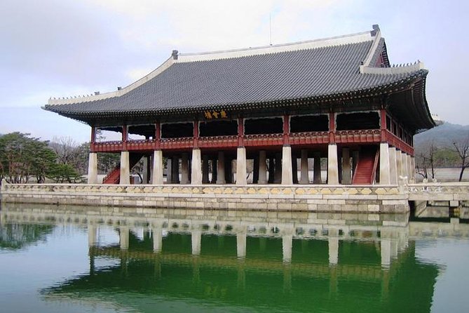 Seoul: Royal Palace Morning Tour Including Cheongwadae - Gyeongbokgung Palace Tour