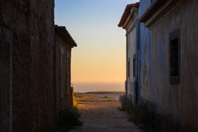 Sesimbra and Arrábida National Park Tour With Wine Tasting - Tour Inclusions