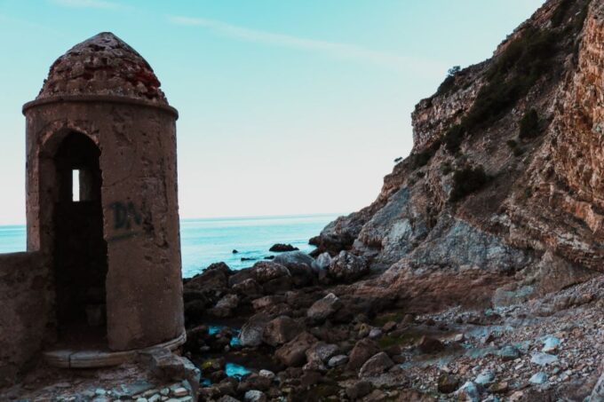 Sesimbra: Arrábida Beaches & Caves Boat Tour With Snorkeling - Transportation Options