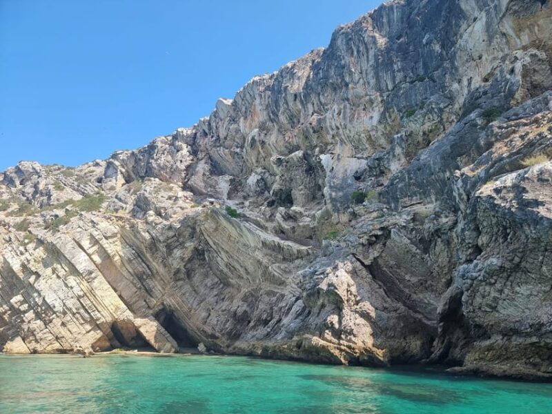 Sesimbra: Boat Trip Along Beaches and Bays With Snorkeling - Itinerary Highlights