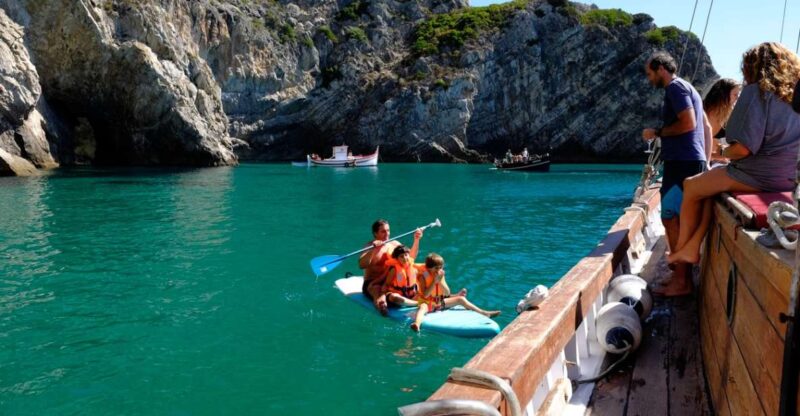 Sesimbra: Cliffs, Bays & Beaches Aboard a Traditional Boat - Meeting Point and Accessibility