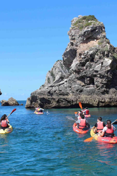 Sesimbra: Ribeiro Cavalo Beach, Caves, & Arrábida Kayak Tour - Getting to the Starting Point