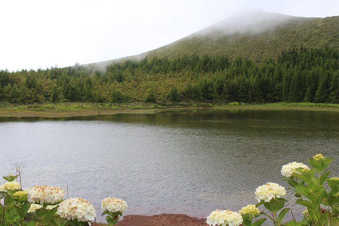 Sete Cidades Full-Day 4WD Tour From Ponta Delgada With Hiking - Craters and Volcano Exploration