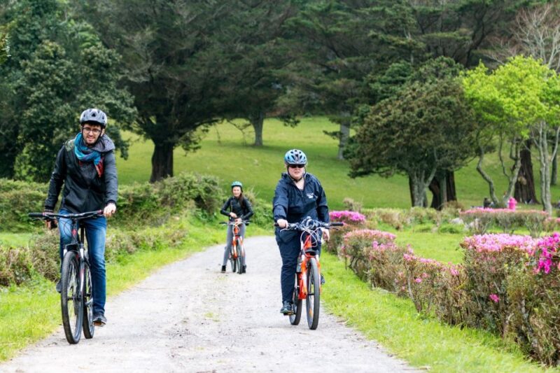 Sete Cidades: Kayaking and Biking Adventure - Key Points